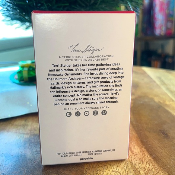 ❣️Keepsake Christmas Ornament 2024, Baby's First Christmas Porcelain - Picture 9 of 10